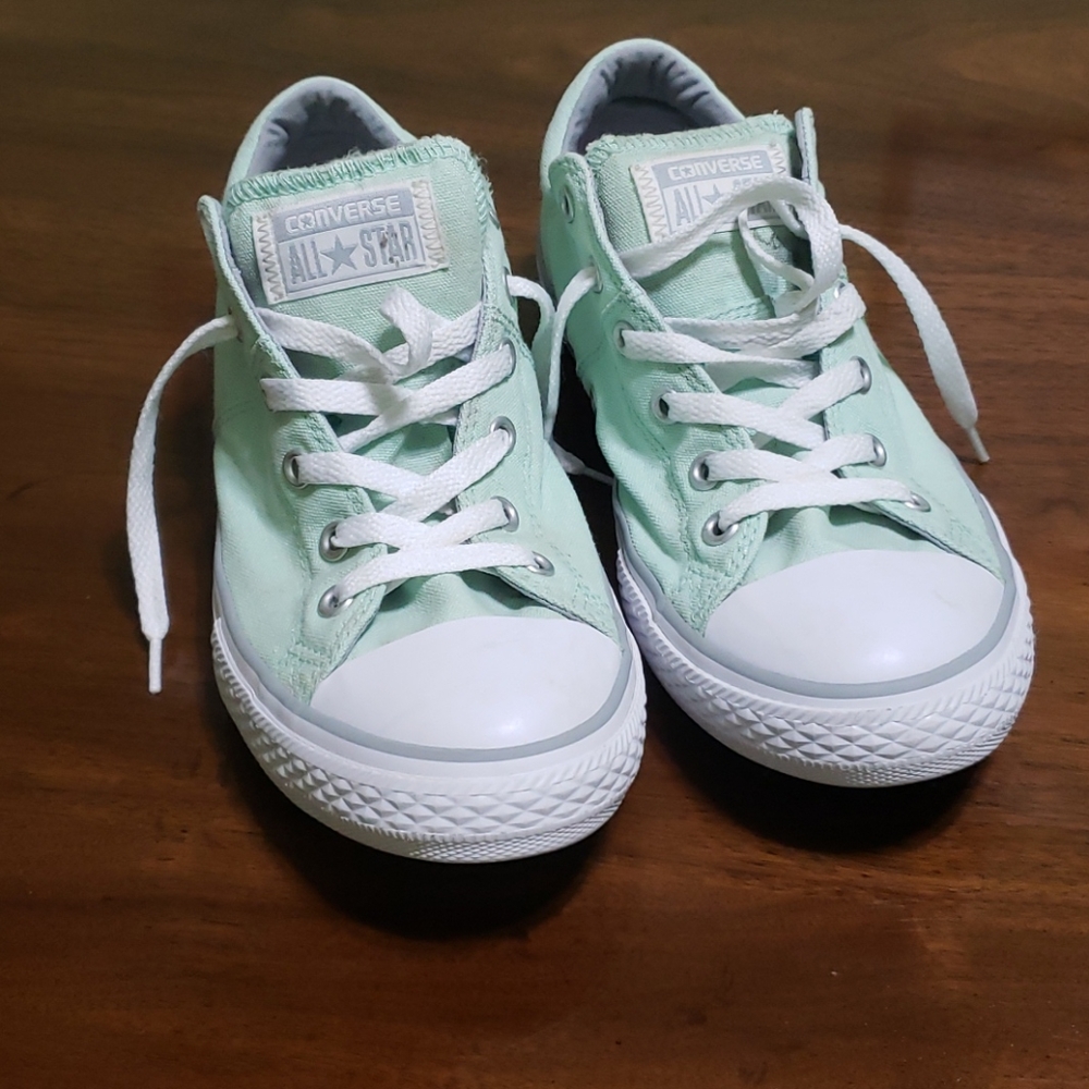 Converse tennis shoes junior6 women8
